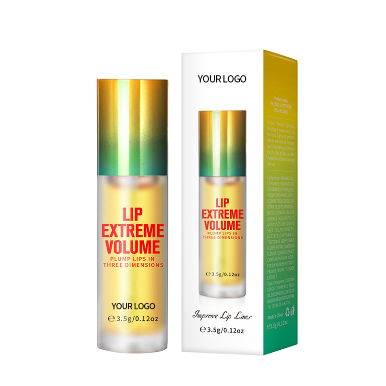 Commute-Ready Glow: Volumizing Lip Oil That Makes Lips Look Smoother